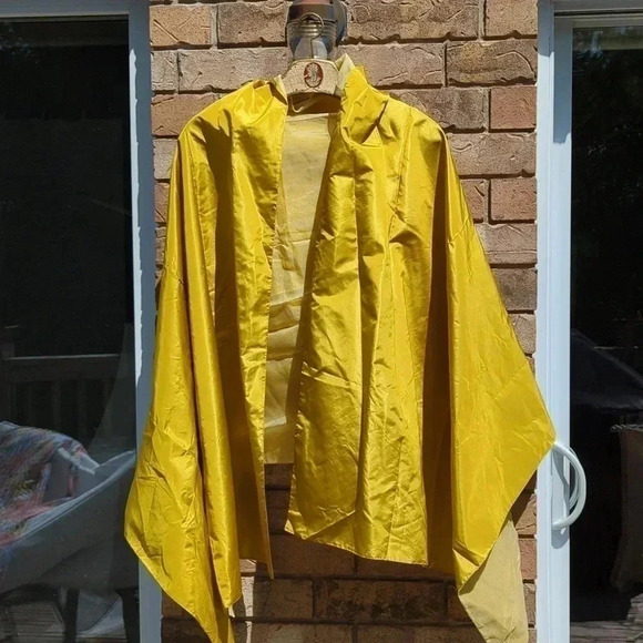 Satin  Wrap - Picture 1 of 8